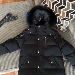 Black unisex moose knuckle coat